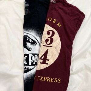Warner Bros. Harry Potter Maroon T-Shirt and Jurassic Park Black T-Shirt